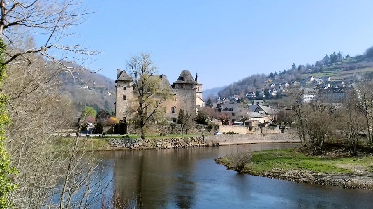 L'Oustalou - Gite Entre Lot Et Truyere Entraygues-sur-Truyère Exterior photo