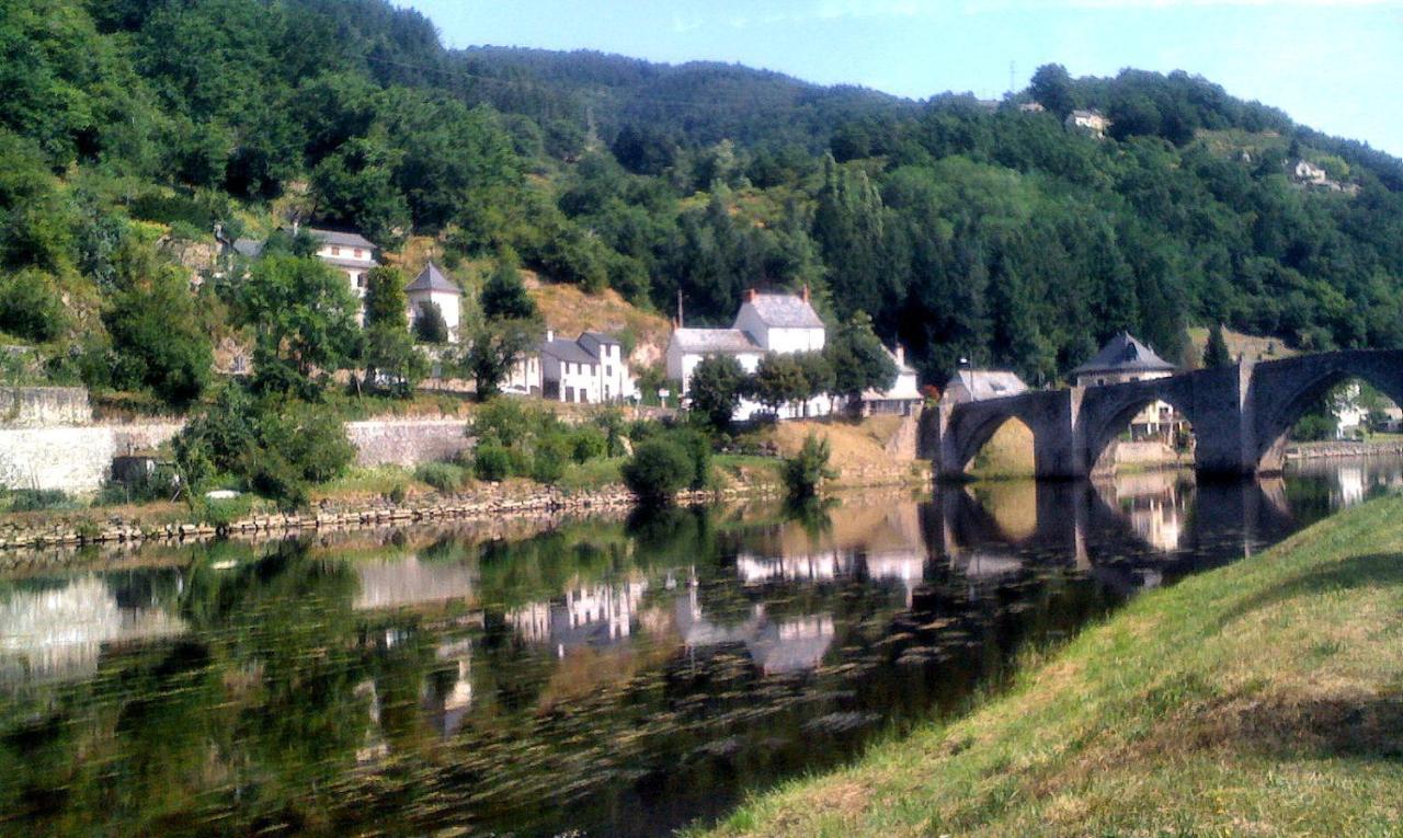 L'Oustalou - Gite Entre Lot Et Truyere Entraygues-sur-Truyère Exterior photo