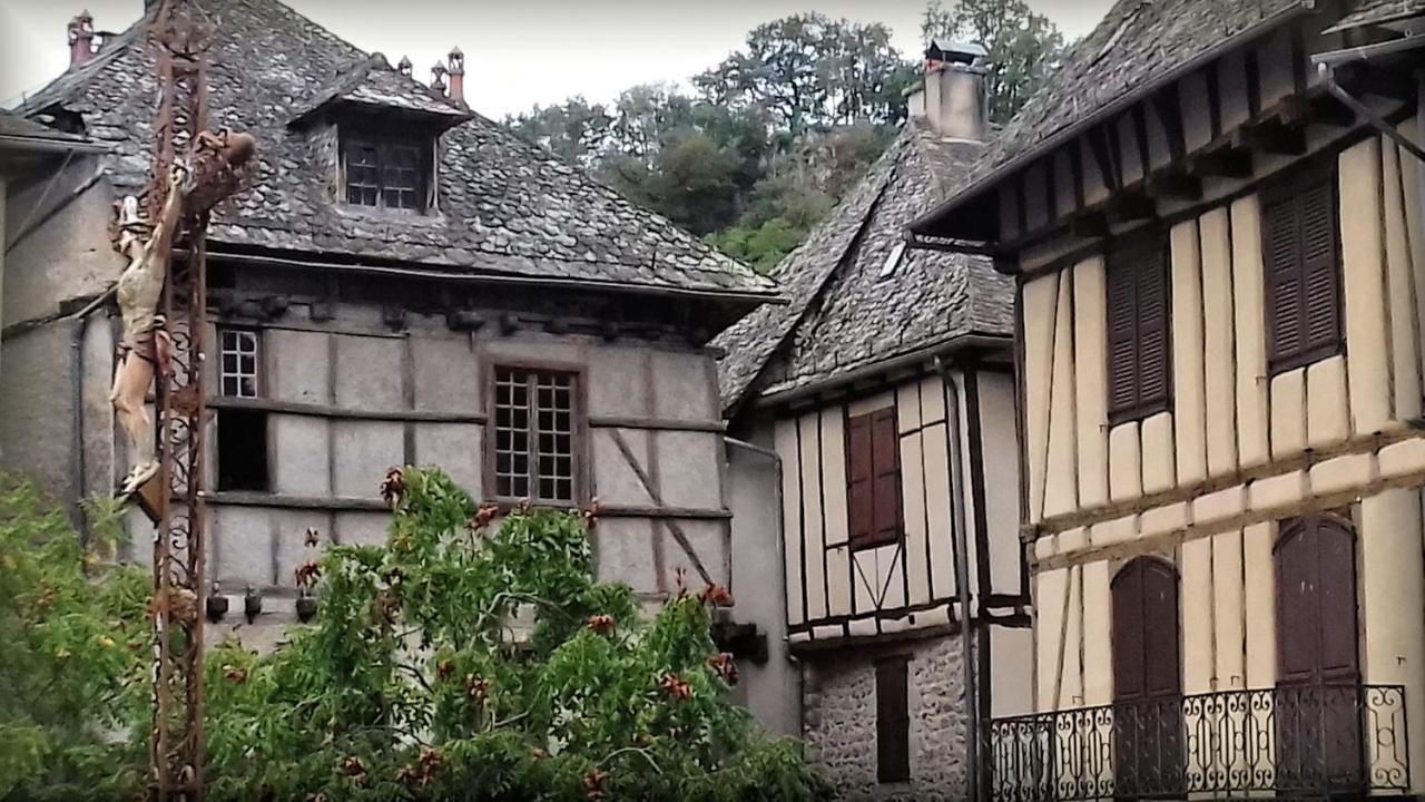 L'Oustalou - Gite Entre Lot Et Truyere Entraygues-sur-Truyère Exterior photo